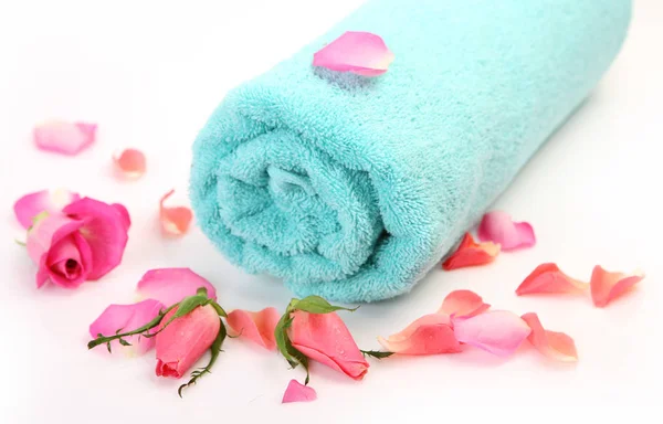 Asciugamano Cotone Petali Rosa Sfondo Bianco — Foto Stock