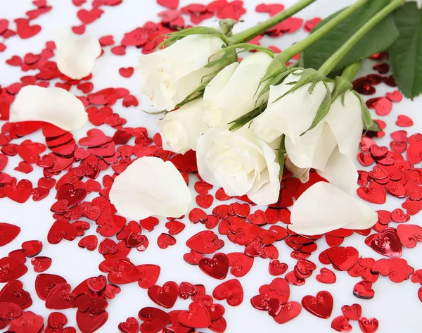 美しいバラの花や装飾的な装飾品の花束 — ストック写真