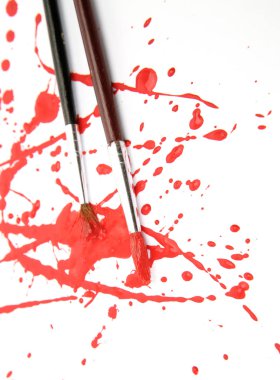 Kırmızı guaj ve Boya fırçaları