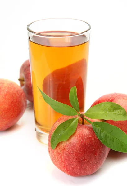 Natural juice from ripe apple — Stock Photo, Image