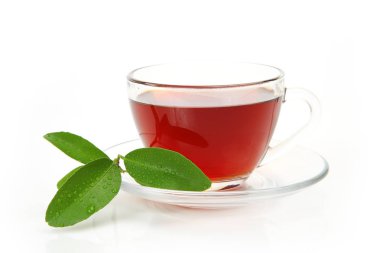 çay ve yeşil yaprak fincan