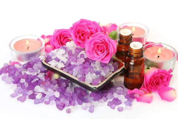 Und Meersalz Rosa Rosen Und Brennende Kerzen Für Aromatherapie Wellness — Stockfoto