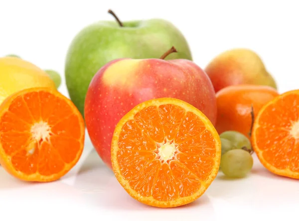 Frutos maduros para uma nutrição saudável e adequada — Fotografia de Stock