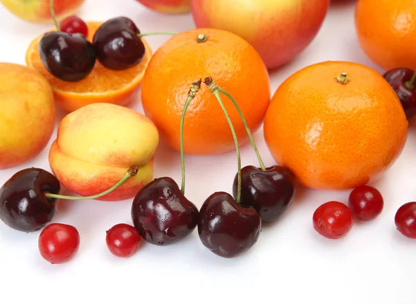 Mandariner Äpplen Persikor Dubai Och Mogna Körsbär För Hälsosam Kost — Stockfoto