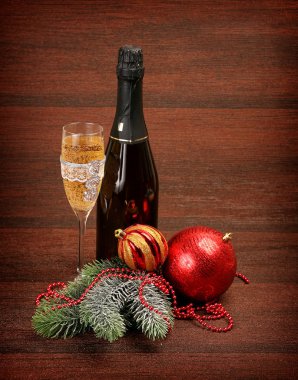 dekorasyon için şampanya ve Noel oyuncakları