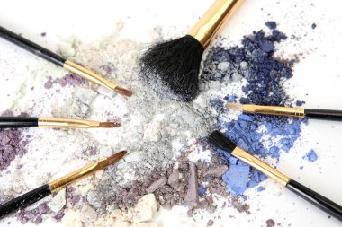 renkli göz farı ve fırça