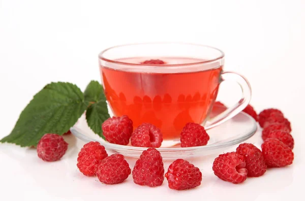 Frambuesas Maduras Flotando Una Taza — Foto de Stock