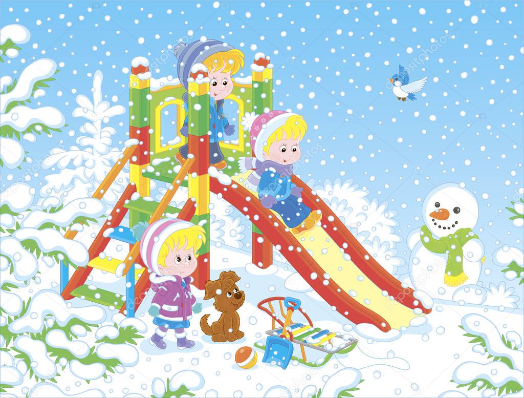 Vettoriale stockBambini Piccoli Che Giocano Uno Scivolo Parco