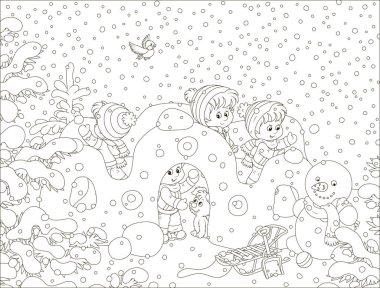 Küçük çocuk, karla kaplı bir kış parkta bir oyun alanı üzerinde onların oyuncak kar kale oynayan siyah ve beyaz vektör illüstrasyon karikatür tarzı bir boyama kitabı için