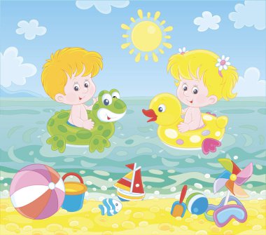 Mutlu küçük çocuklar güneşli bir yaz gününde bir deniz plajında mavi suda şişme halkalar yüzme, bir karikatür tarzıvektör illüstrasyon