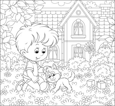 Küçük çocuk güneşli bir yaz gününde evinin önünde bir çim çiçekler arasında sevimli bir küçük kedi yavrusu ile oynarken, bir karikatür tarzısiyah ve beyaz vektör illüstrasyon