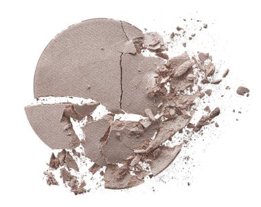 Ezilmiş doku ışık bej göz gölge beyaz arka plan üzerinde izole. Makro doku kırık bej toz beyaz arka plan üzerinde