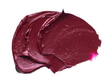 Beyaz arka plan üzerinde izole mat ruj koyu kırmızı smear. Beyaz arka plan üzerinde izole kırmızı krem ruj doku