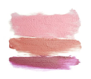 Beyaz arka plan üzerinde izole üç farklı rujlar tarafından yapılan üç düz çizgiler. Beyaz arka plan üzerinde izole ruj doku