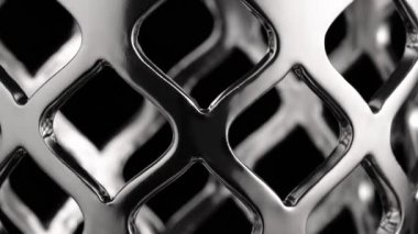 Krom yüzeyin pürüzsüz dairesel hareketi, siyah arka plan, soyutlama