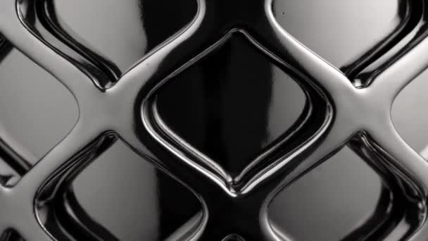 Vloeiende Cirkelvormige Beweging Van Een Chroom Oppervlak Zwarte Achtergrond Abstractie — Stockvideo
