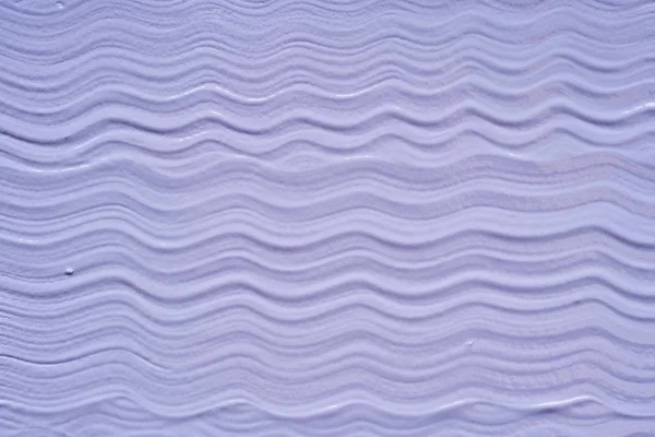 白い背景に隔離されたフェイスクリームやアクリル塗料の優しく紫色のストロークとテクスチャ — ストック写真
