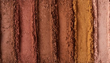 Beyaz arka planda izole edilmiş modaya uygun gölgelerde kırılmış göz farı