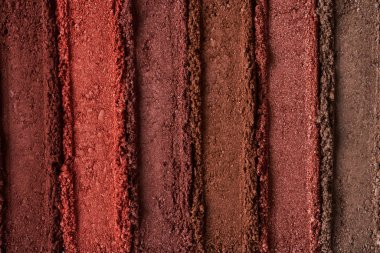 Beyaz arka planda izole edilmiş modaya uygun gölgelerde kırılmış göz farı