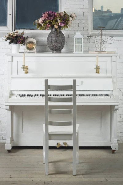 Luxuriöses Interieur Vintage Stil Mit Altem Piano — Stockfoto