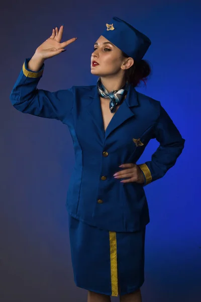 Bela Jovem Pinup Menina Terno Aeromoça — Fotografia de Stock