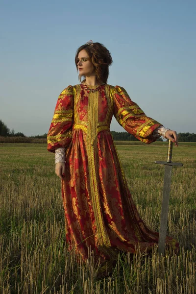 Βασίλισσα Vintage Φόρεμα Καλοκαίρι Πεδίων — Φωτογραφία Αρχείου