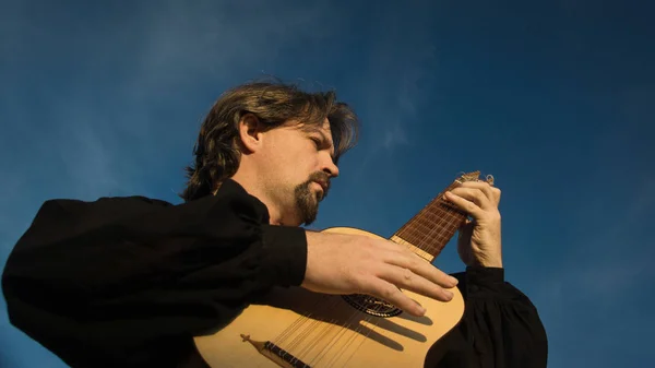 Adult Man Historical Suit Playing Vihuela Summer Garde — Stock Photo, Image