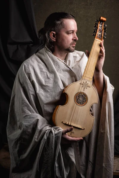 Hombre Adulto Traje Histórico Jugando Viol — Foto de Stock