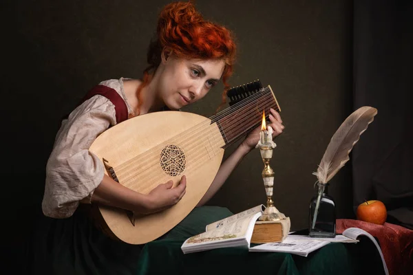 Red Haired Girl Historical Suit Plays Lute Renaissance Painting Style — Stock Photo, Image