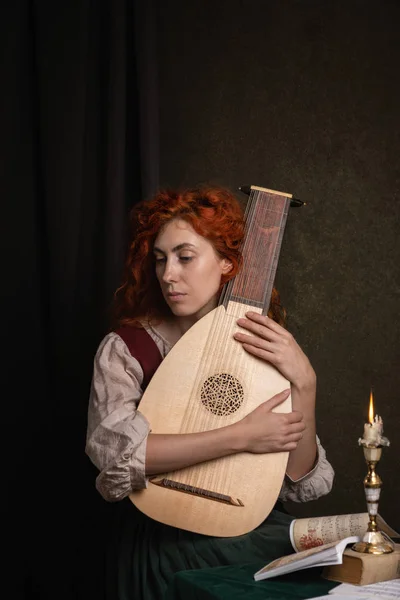 Red Haired Girl Historical Suit Plays Lute Renaissance Painting Style — Stock Photo, Image