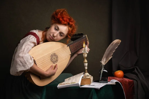 Red Haired Girl Historical Suit Plays Lute Renaissance Painting Style — Stock Photo, Image