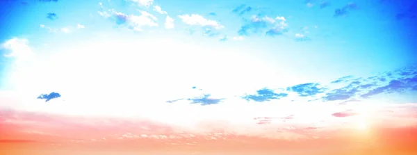 Восход Солнца Летняя Панорама Неба Фон Воздушных Облаков — стоковое фото