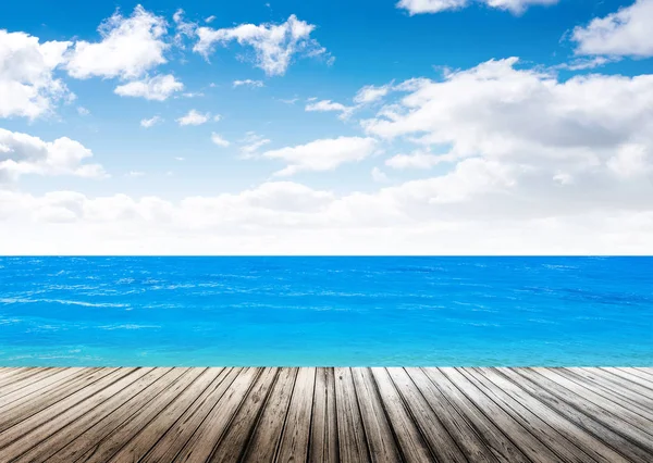 Tropik ada yaz plaj. Gökyüzü ve okyanus