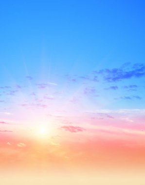 Dikey fotoğraf gökyüzü ve bulutlar