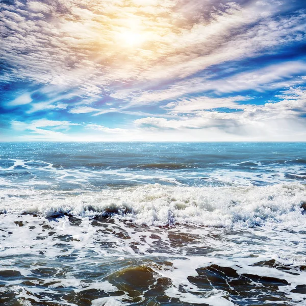 Céu e oceano tropical fundo — Fotografia de Stock