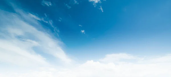 Céu claro beleza atmosfera verão dia — Fotografia de Stock