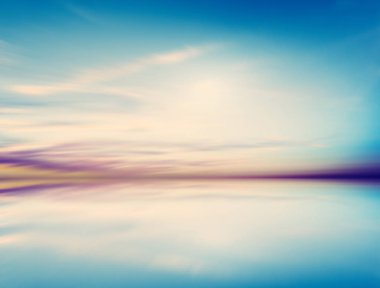 Bolivya gökyüzü ve su ayna yansımaları