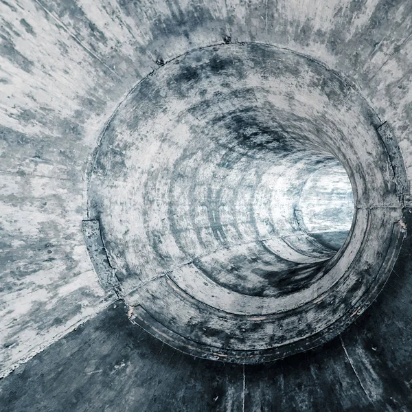 Современный футуристический бетонный тоннель — стоковое фото