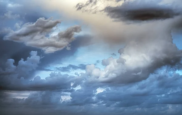 Niebo chmury sztuka wschód słońca tło — Zdjęcie stockowe
