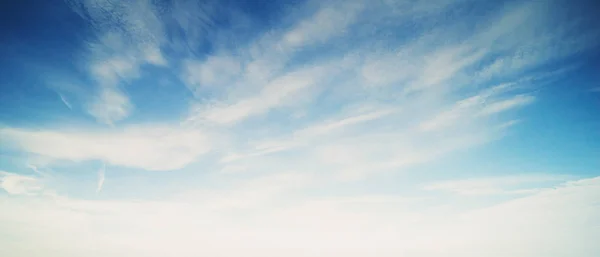 ท้องฟ้าและเมฆ — ภาพถ่ายสต็อก