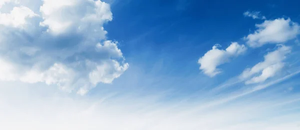 Piękne jasne niebo — Zdjęcie stockowe