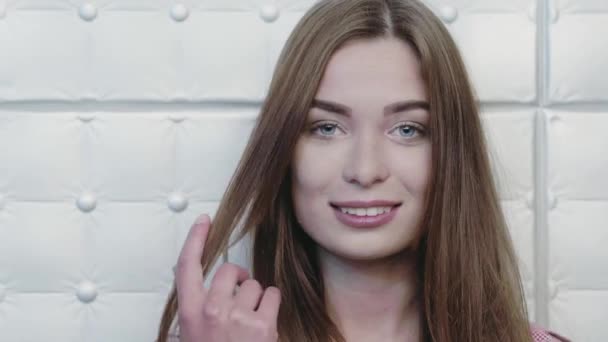 Retrato de beleza do modelo com maquiagem natural — Vídeo de Stock