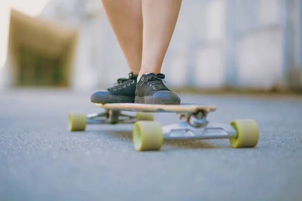 Skateboarder στο skate — Φωτογραφία Αρχείου