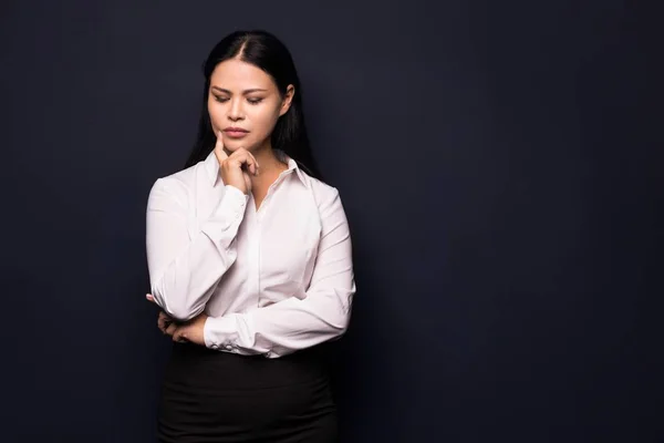 Retrato de una joven mujer de negocios cansada —  Fotos de Stock