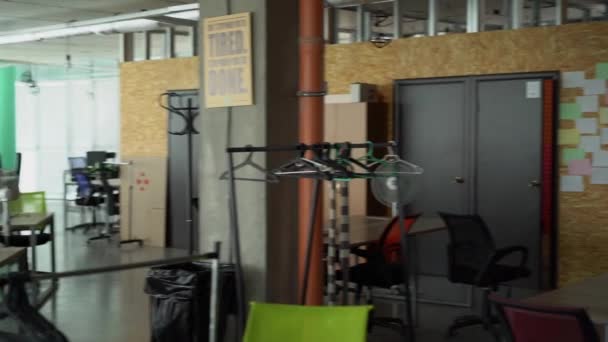 空荡荡的现代化办公室 — 图库视频影像