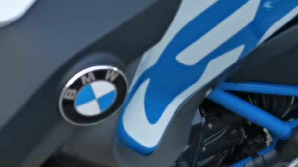 Logo en elementen van BMW Sport Bike — Stockvideo