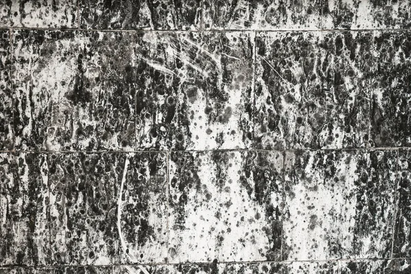 Λευκός τοίχος με μαύρα στίγματα μετά τη φωτιά. Αφηρημένο φόντο grunge. Υψηλής ποιότητας φωτογραφία — Φωτογραφία Αρχείου