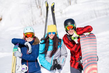 Spor kadın ve erkek snowboard tatil ile fotoğraf