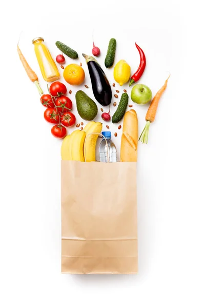 Gambar kantong kertas dengan sayuran dan buah-buahan terisolasi — Stok Foto