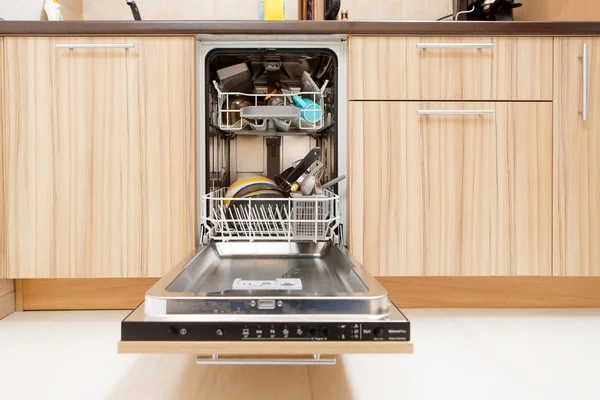 Image of open dishwasher with dirty dishes — Stock Photo, Image